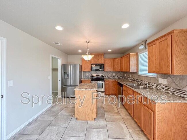 Building Photo - 907 Kacie Dr