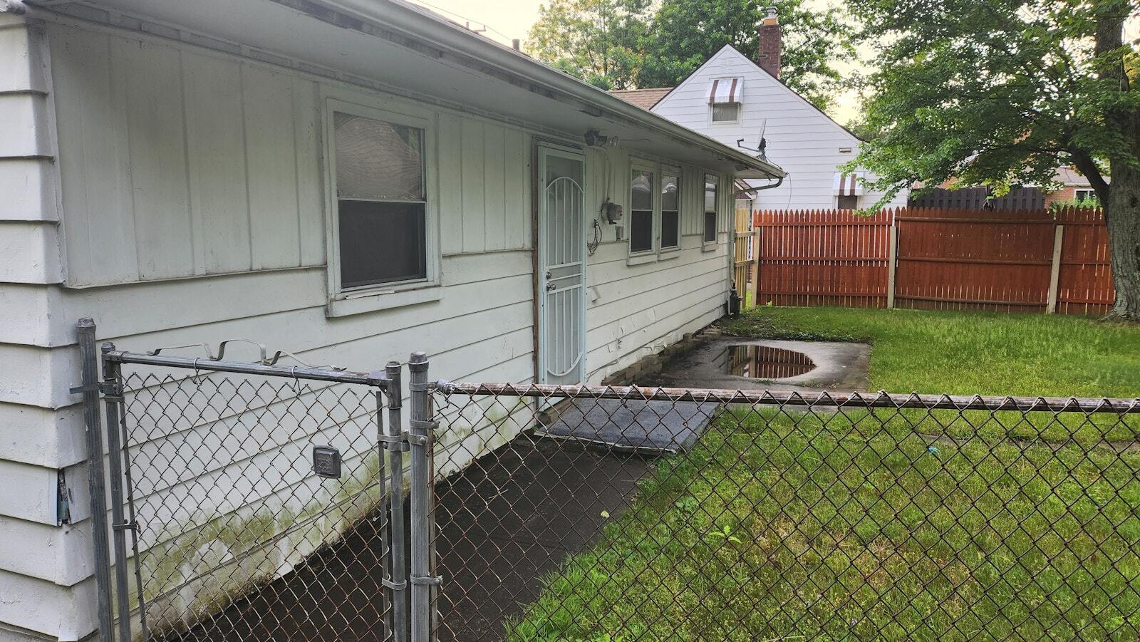 2291 Green Rd Cleveland, OH 44121 – photo 4