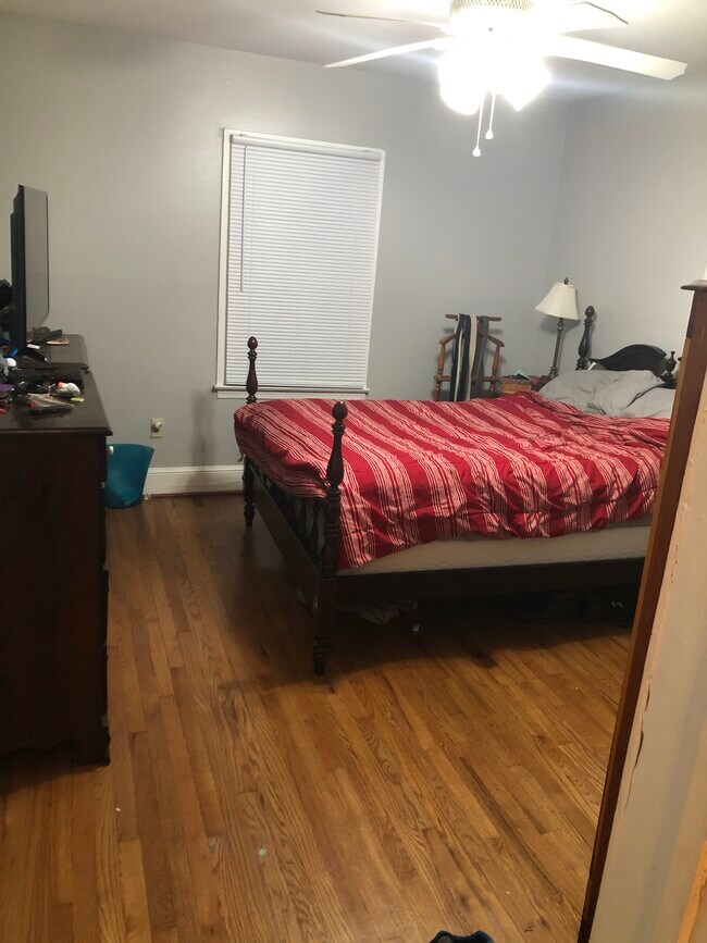 Foto del edificio - 1015 Noblin Ave