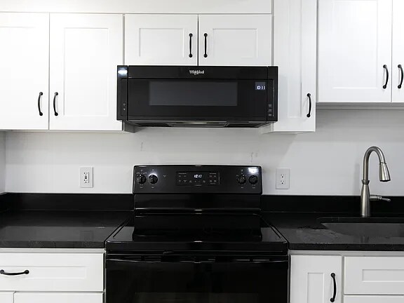 Kitchen - 1424 Forest Ridge Rd