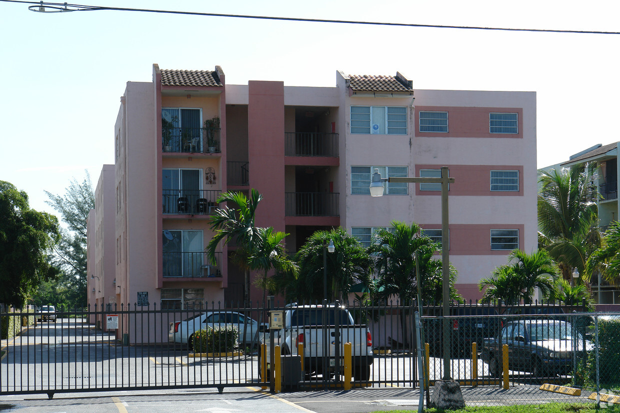 Building Photo - 72nd Avenue Apartments