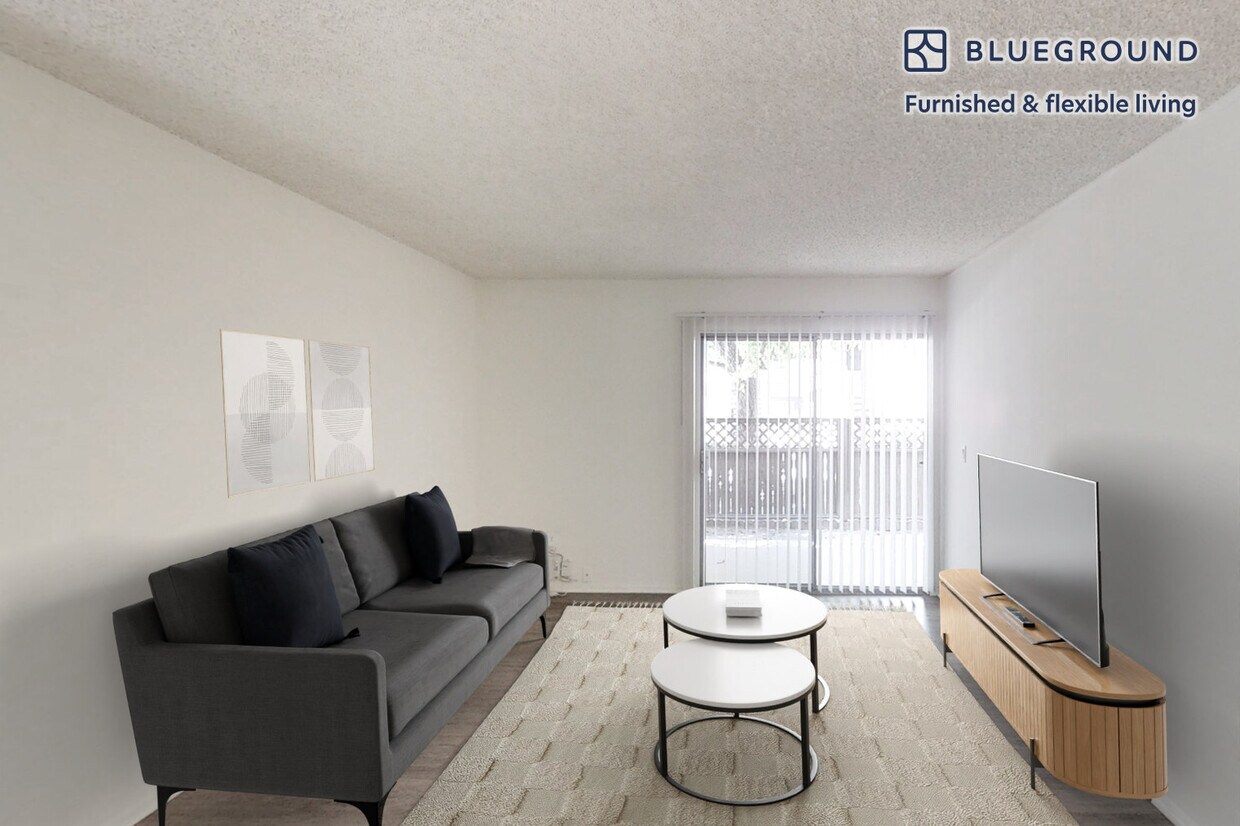 Foto principal - 6700 Warner Ave