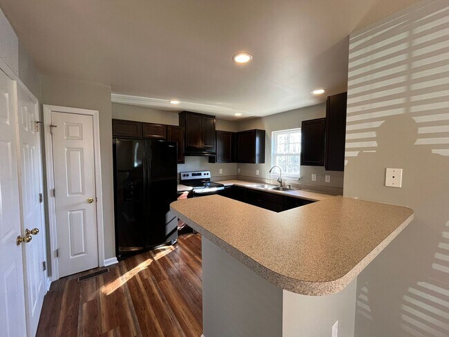 Foto del edificio - Charming 3BD, 2.5BA House in Raleigh with ...