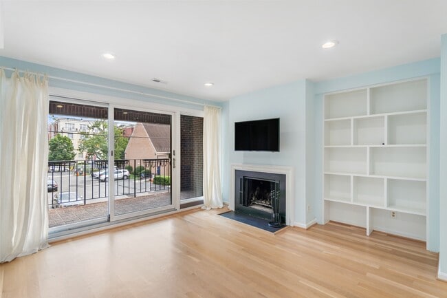 Building Photo - 1715 15th St NW