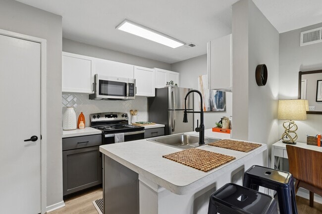 Building Photo - Avana Court