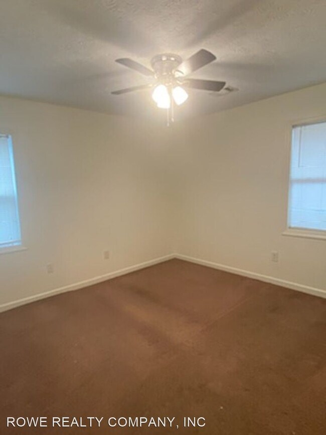 Building Photo - 3 br, 1 bath House - 6035 CAPRI CIRCLE
