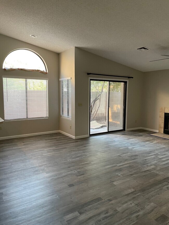 Foto del edificio - 2773 E Rock Wren Rd