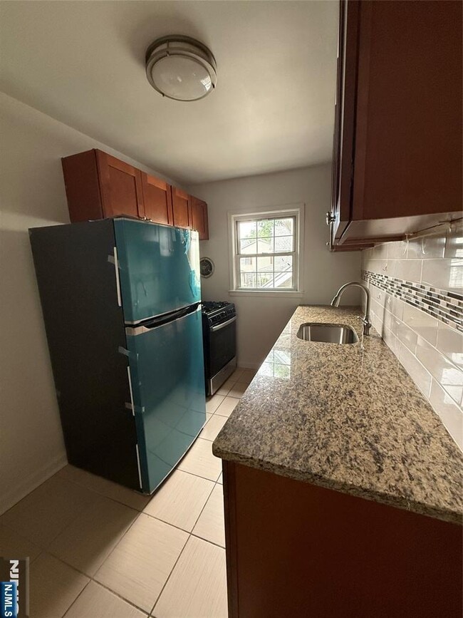 Foto del edificio - 171-183 Fort Lee Rd-1832B-1832B
