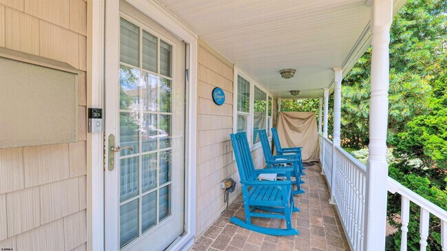 Foto del edificio - 6 N Lancaster Ave