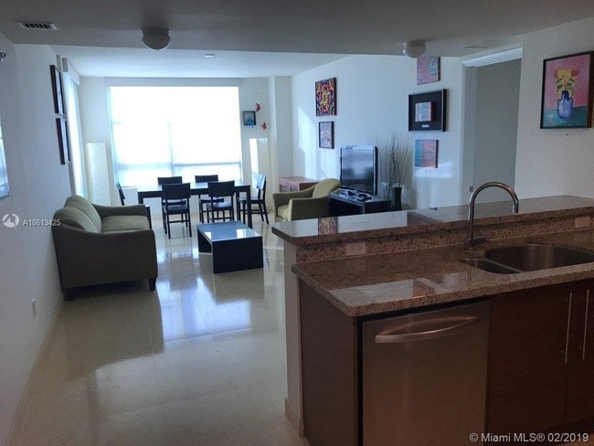 Building Photo - 2641 N Flamingo Rd