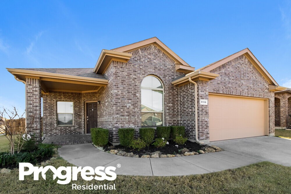 5138 Mountain View Dr, Krum, TX 76249 House Rental in Krum, TX