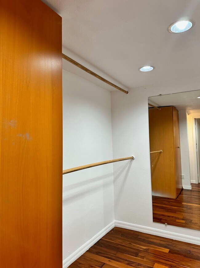 vestidor mb - 4300 Via Marisol