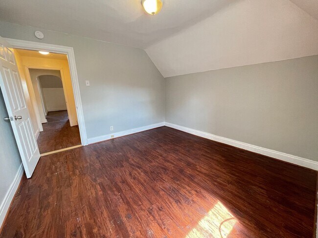 Building Photo - 5544 Baywood Street