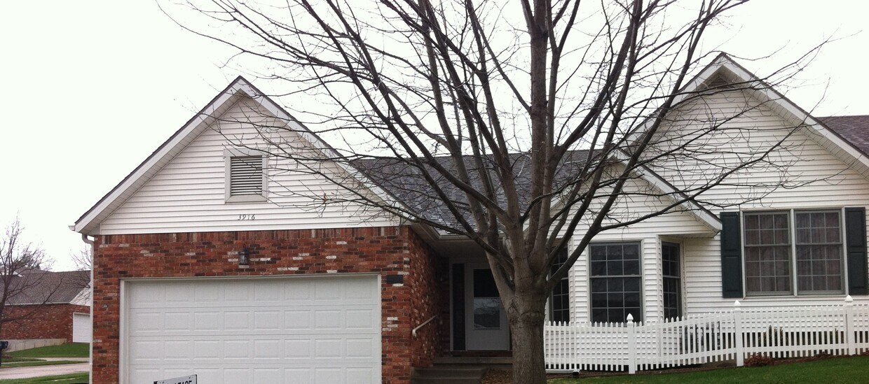 Primary Photo - 3916 Wellington Dr