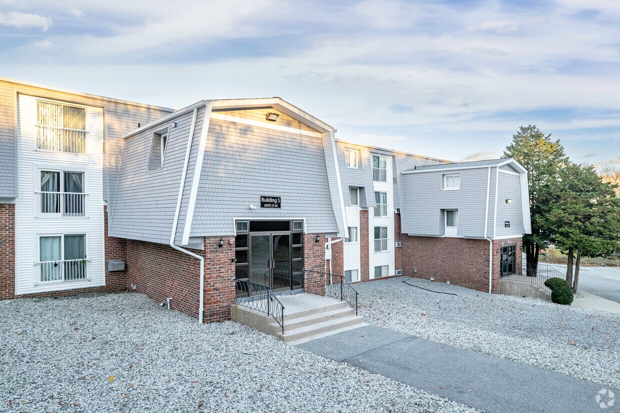 Estates Apartments in Providence, RI