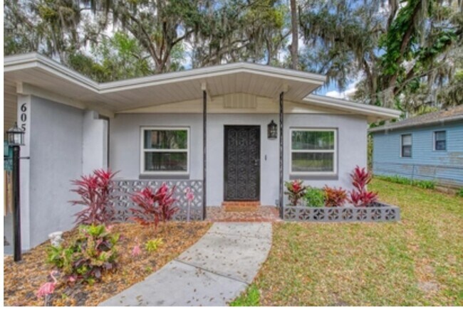 Foto del edificio - 605 Vera St