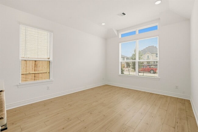 Building Photo - 25234 Bamburgh Dr