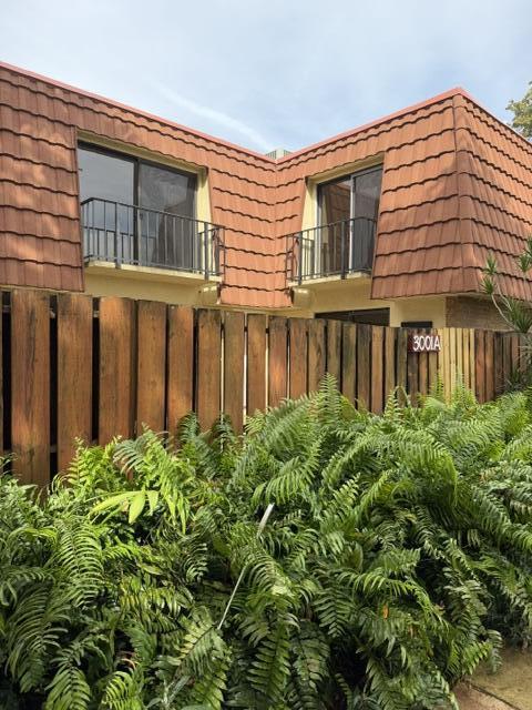 Building Photo - 3001 San Clara Dr