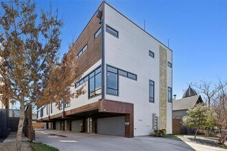 Building Photo - 4406 Munger Ave