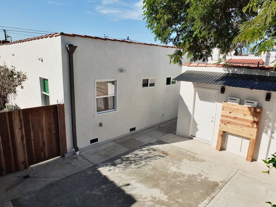 Building Photo - 2618 Lime Ave
