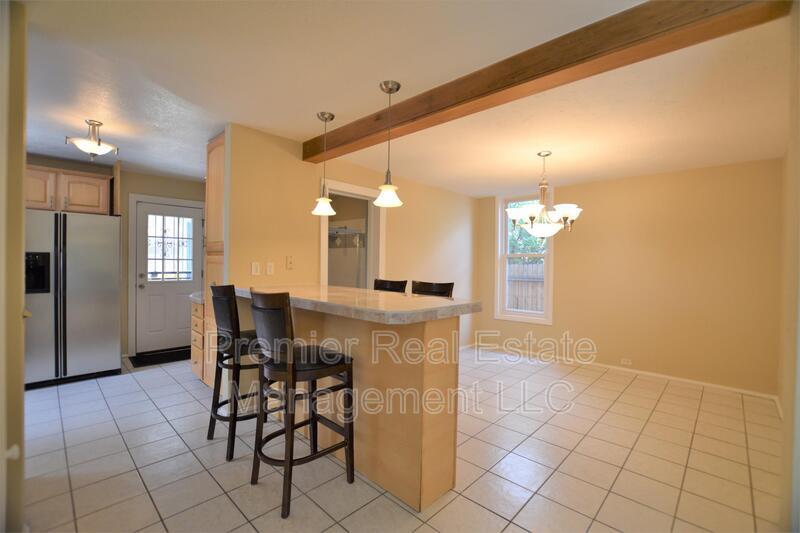 Foto principal - 2111 Lowell Blvd