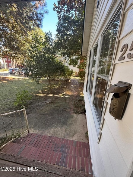 Foto del edificio - 250 E Vermont Ave