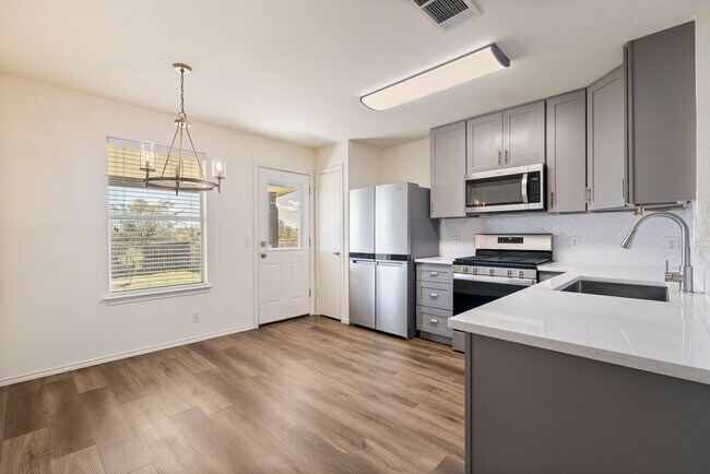 Foto del edificio - Charming 3 bedroom, 2 bathroom home in Kyle!!!