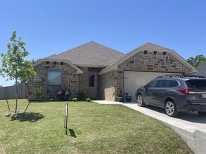 Building Photo - 3328 Windcrest Dr