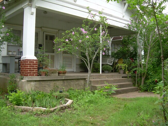 Foto del edificio - 5647 East Side Ave