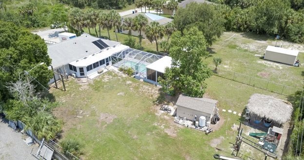 Foto del edificio - 517 Plumosa Ave