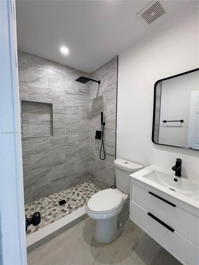 Foto del edificio - 1310 Sharazad Blvd