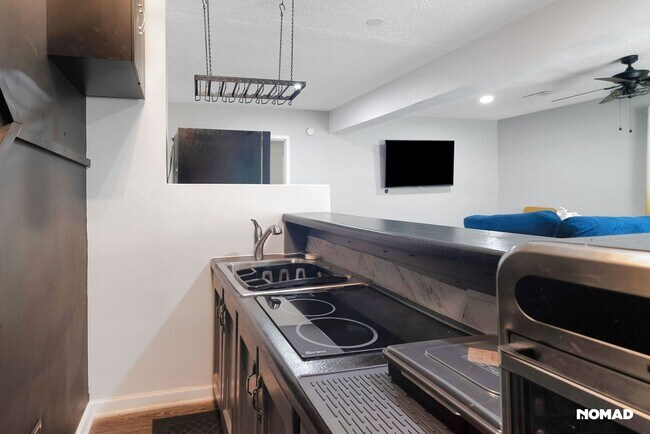Foto del edificio - Charming 2BR Duplex in Stone Mountain