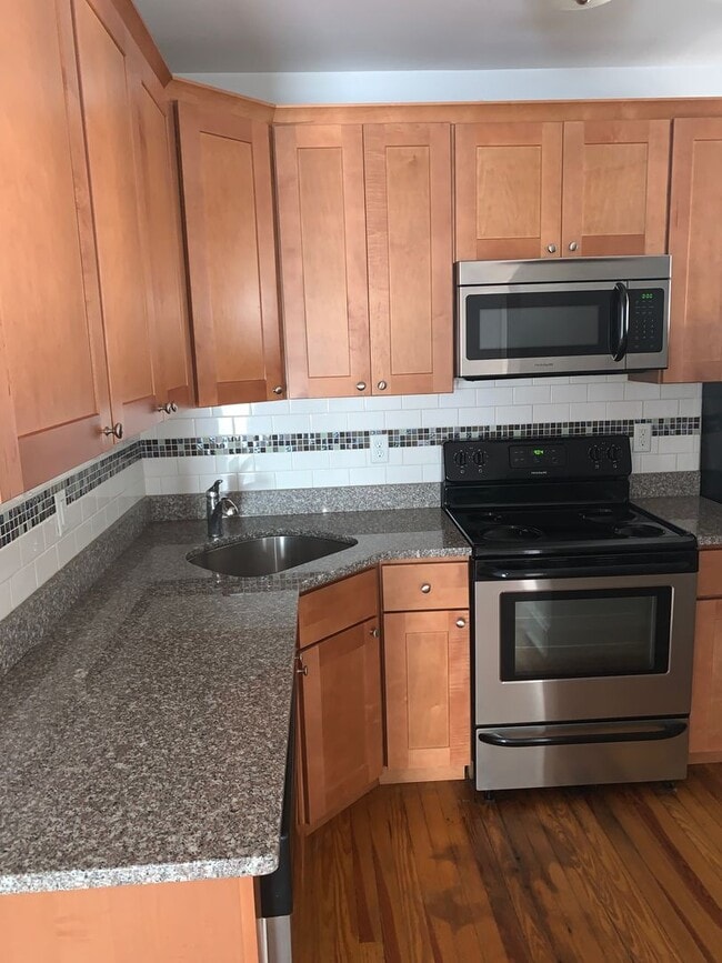Interior Photo - 1106 West Franklin St