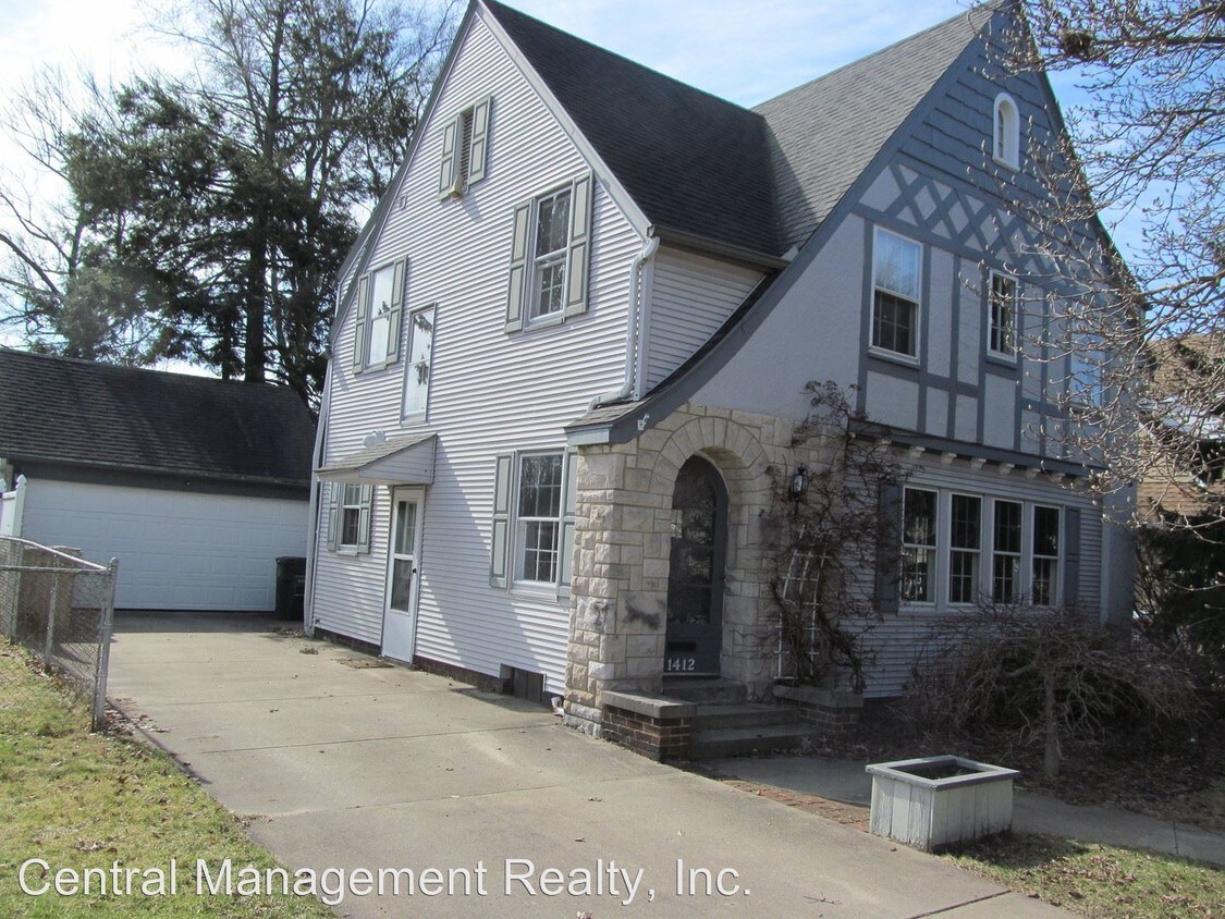 Primary Photo - 1412 E South St