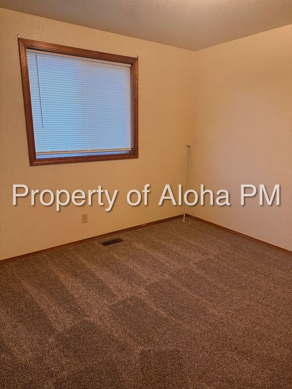 Foto del edificio - 2171 N Linder Rd