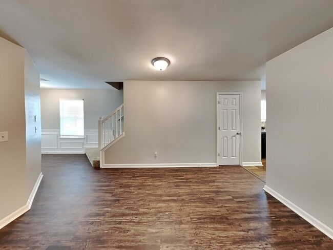 Building Photo - 335 Hidden Creek Ln