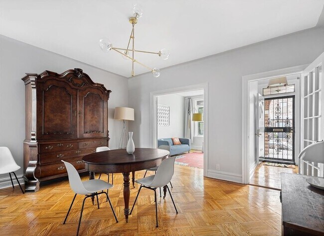 Building Photo - 391 Fenimore St