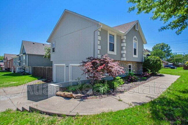 Building Photo - 301 Berkshire Dr