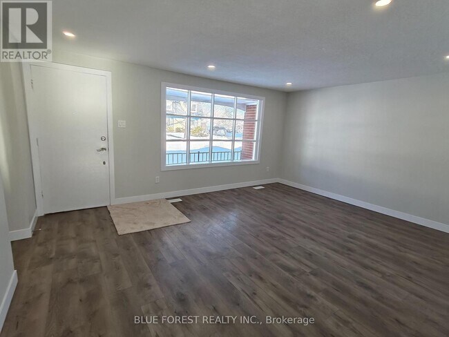 Photo du bâtiment - 681 Galloway Crescent