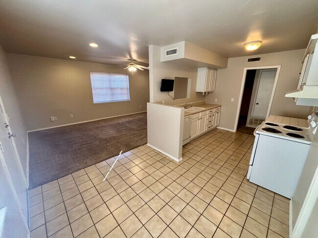 Foto del edificio - Three Bedroom Home in Tuttle! NEW PHOTOS C...