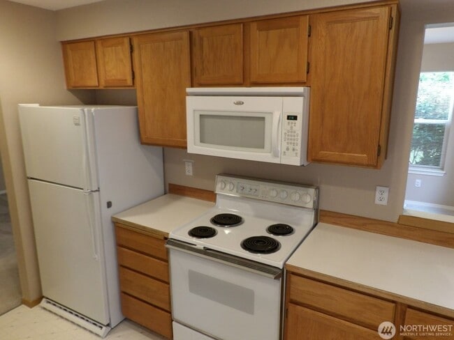 Building Photo - 3Bd/2.5Ba Bothell Townhouse