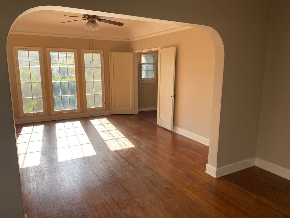 LIVING RM / OFFICE - 716 N Van Ness Ave