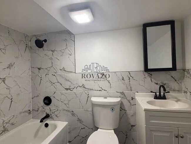 Photo - 1283 Broadway House