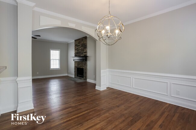 Building Photo - 5975 Windsor Creek Dr