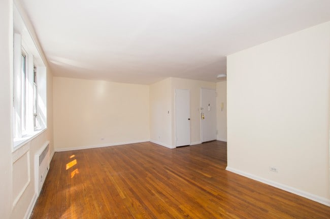 Building Photo - 3815 Bowne St