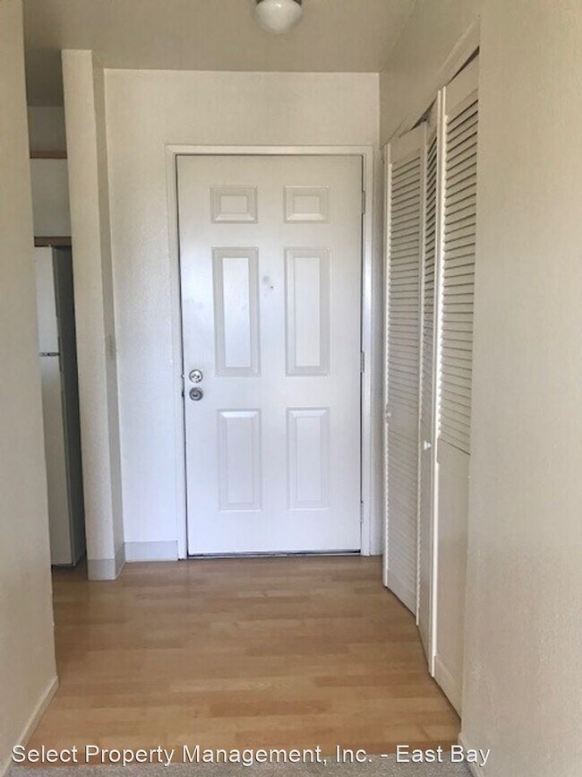 Foto del edificio - 1 br, 1 bath House - 725 Essex Ct #294