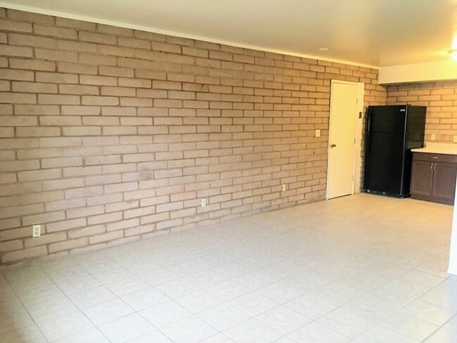 Building Photo - Charming Brick Home