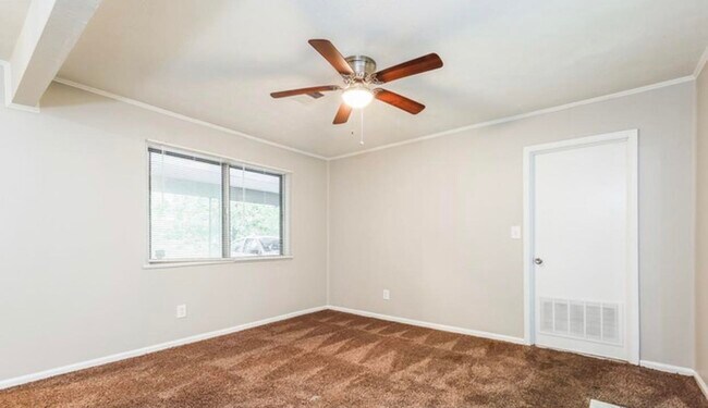 Foto del edificio - 6010 Mallory Rd