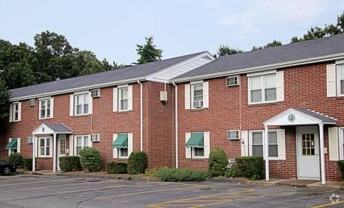 Evergreen Manor Apartments - Apartments in Westfield, MA | Apartments.com