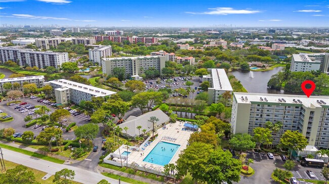 Building Photo - 2232 N Cypress Bend Dr